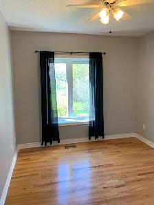For Rent — Spacious Brick Bungalow on 3 Acres | Mount Albert - Photo 7