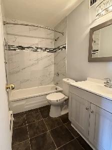 Newmarket 2 Bedroom Apartment in quiet building - Photo 7