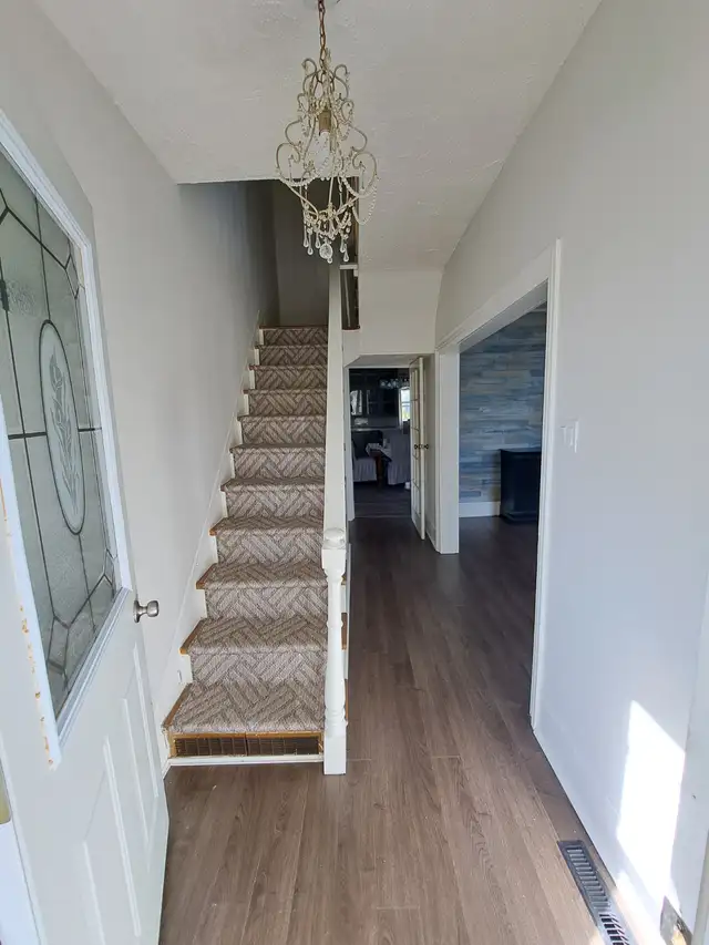 Kincardine, 3 bedroom, 1 bath, June 1st - Photo 3