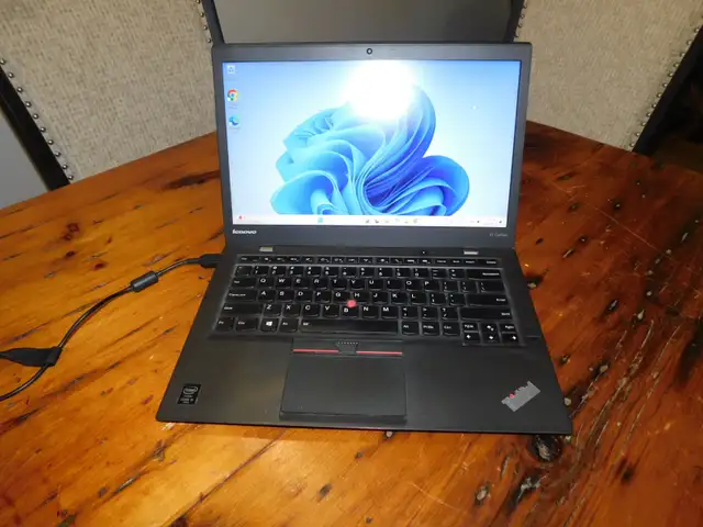Lenovo Carbon X1 3RD gen 14' i5-5300U 256GB NVME 8GB NEW Batt
