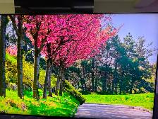 Samsung 82 inches 4K smart tv like new - Photo 5