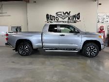 2015 Toyota Tundra SR5 / 4x4 / Stunning Original Condition