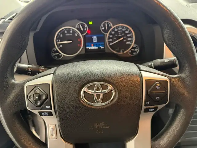 2015 Toyota Tundra SR5 / 4x4 / Stunning Original Condition - Photo 20