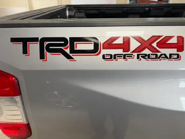 2015 Toyota Tundra SR5 / 4x4 / Stunning Original Condition - Photo 23