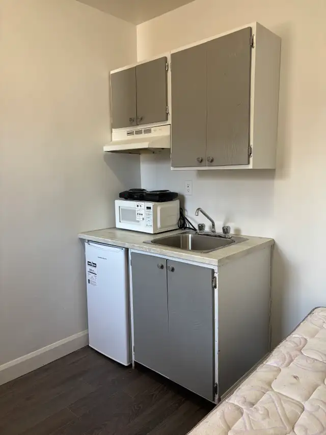 Belle PETITE chambre à louer, St-Roch, WIFI juin - Photo 4