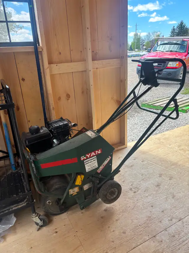 2001 Ryan Lawnaire IV Aerator & 2010 Honda GX 160 Trencher