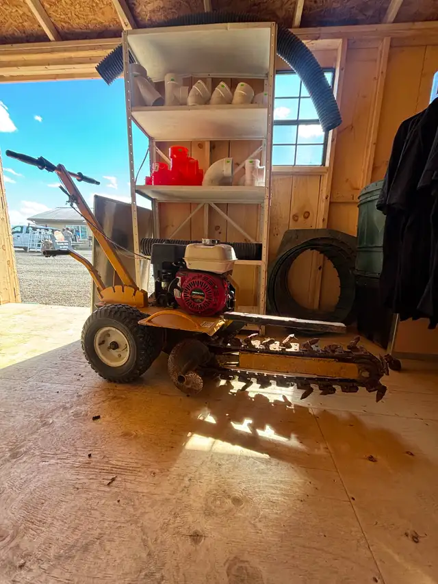 2001 Ryan Lawnaire IV Aerator & 2010 Honda GX 160 Trencher - Photo 4