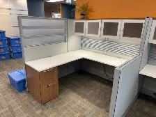 Cubicles/ Global 6x6x51/66' high stations $799.99/excellent cond