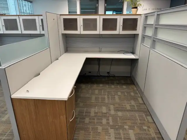 Cubicles/ Global 6x6x51/66' high stations $799.99/excellent cond - Photo 2