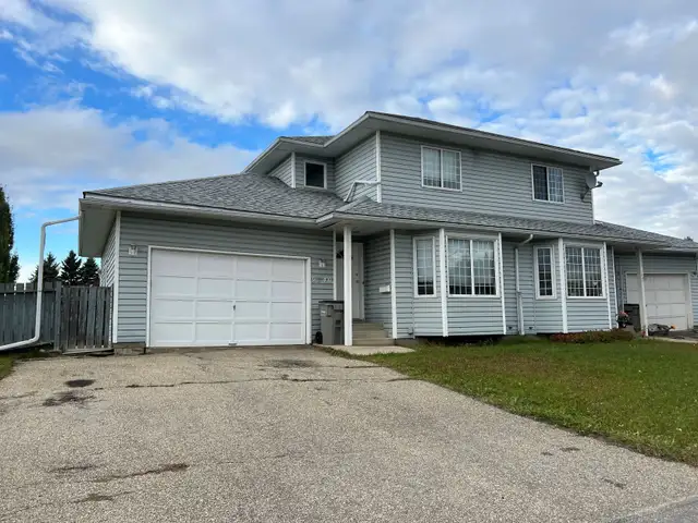 #442 - 3 Bedroom Duplex with garage $1700 Available June 1st