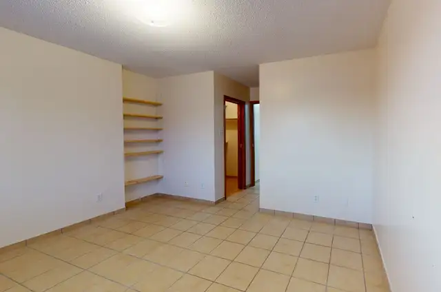 #442 - 3 Bedroom Duplex with garage $1700 Available June 1st - Photo 16