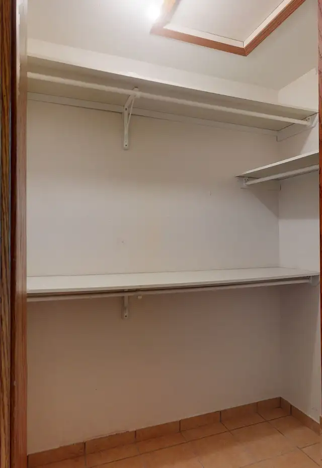 #442 - 3 Bedroom Duplex with garage $1700 Available June 1st - Photo 17