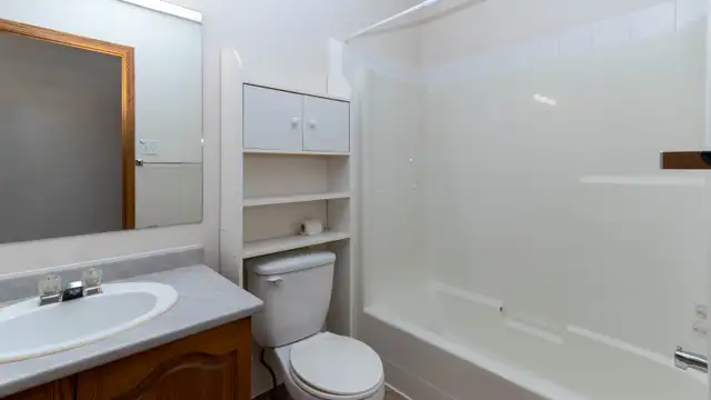 #442 - 3 Bedroom Duplex with garage $1700 Available June 1st - Photo 18