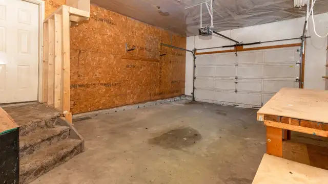 #442 - 3 Bedroom Duplex with garage $1700 Available June 1st - Photo 20