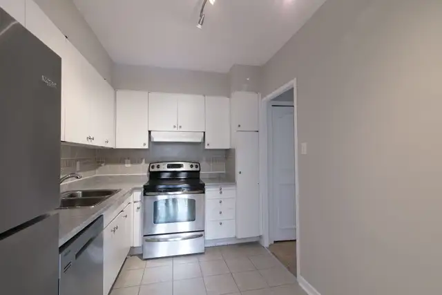spacious 2beds,2baths for rent in Westmount adj. CDN - ID 1212