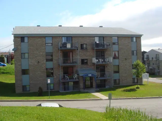 4 1/2 l'ANCIENNE-LORETTE rue de la Colline - JUIN ou JUILLET - Photo 11