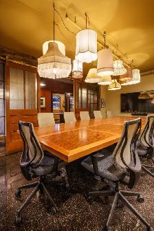 1500 SF, centrally located, garage bay for all-inclusive rent! - Photo 9