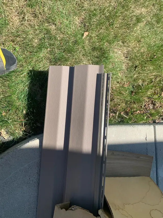 Vinyl Siding- New in box - Photo 2