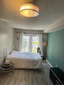 bedroom with private bathroom for rent Vaughan Woodbridge - Photo 2