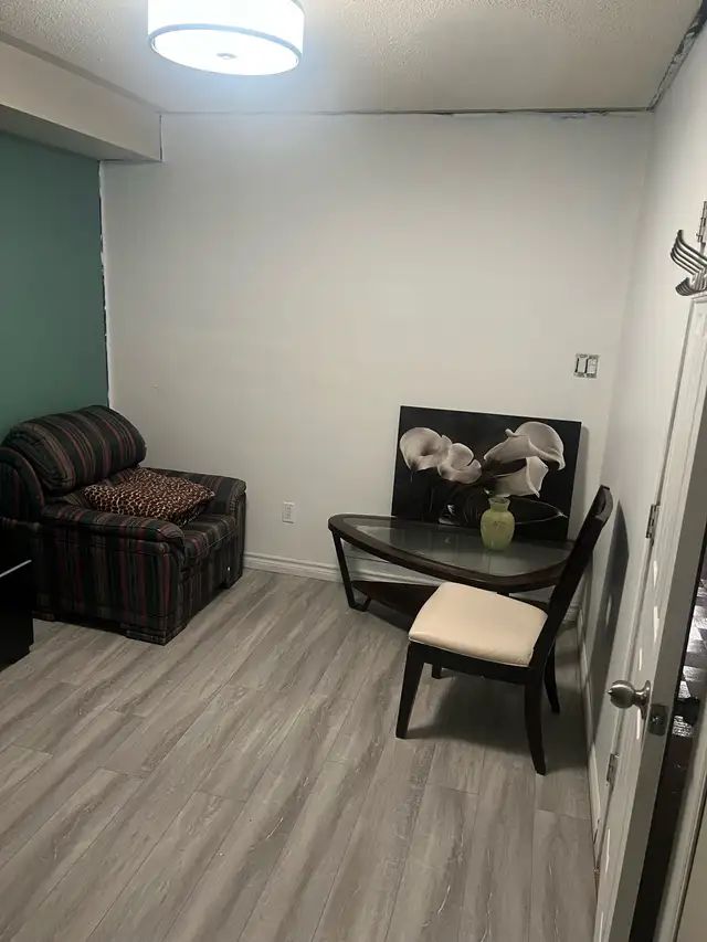 bedroom with private bathroom for rent Vaughan Woodbridge - Photo 4