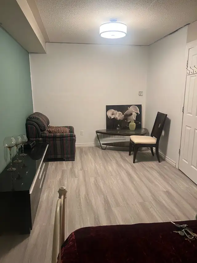 bedroom with private bathroom for rent Vaughan Woodbridge - Photo 5