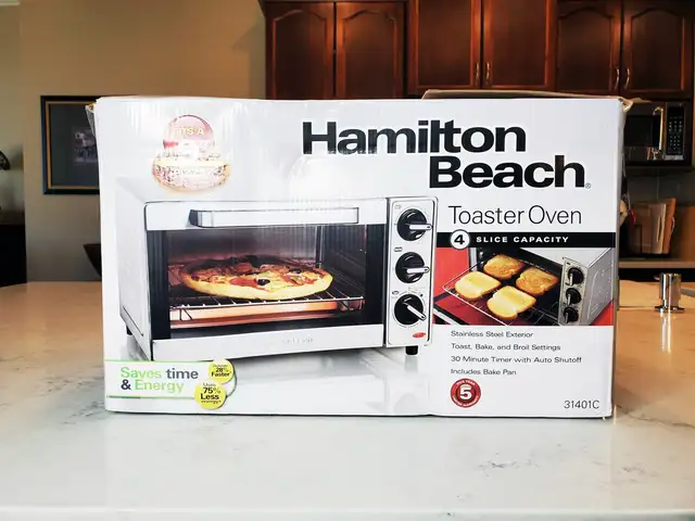 New Hamilton Beach 4 Slice Toaster Oven, Stainless Steel 31401C - Photo 2