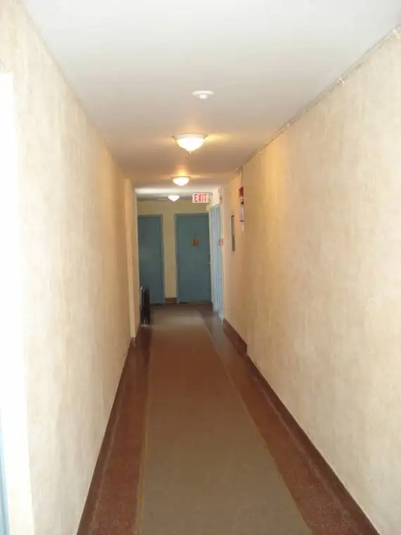 Queensway & Parklawn - 1 & 2 - Spacious B/R Apartments - Photo 7