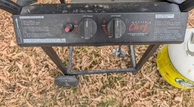 Used Master Chef Barbecue & 20 LB Propane Tank - Photo 3