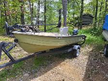 14ft aluminum boat for sale with NEW 25hp. outboard