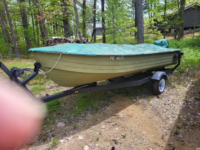 14ft aluminum boat for sale with NEW 25hp. outboard - Photo 2