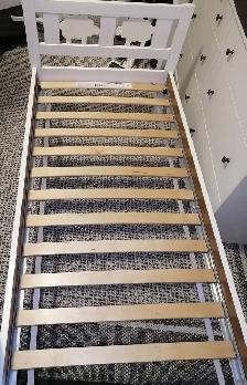 Ensemble de lits IKEA pour enfants   barrières et sommiers