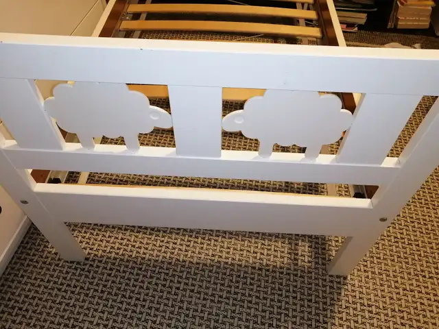 Ensemble de lits IKEA pour enfants   barrières et sommiers - Photo 2