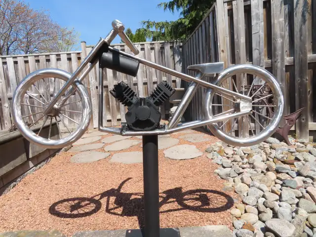 Motorcycle Sculpture (Metal)