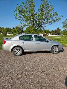 Chev Cobalt Car - Photo 2