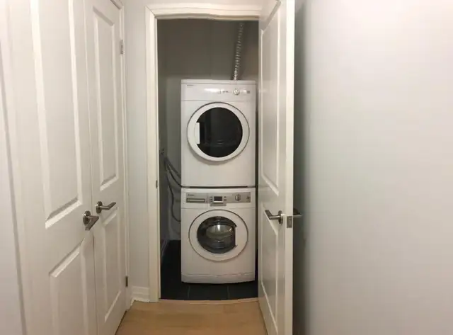 New furnished 2BD 2BA condo downtown Toronto / September 1st - Photo 7