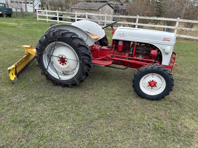 1950 Ford 8N tractor - Photo 2