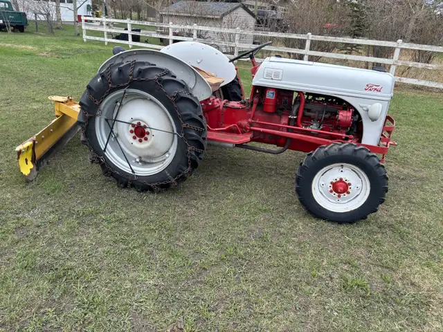 1950 Ford 8N tractor - Photo 4