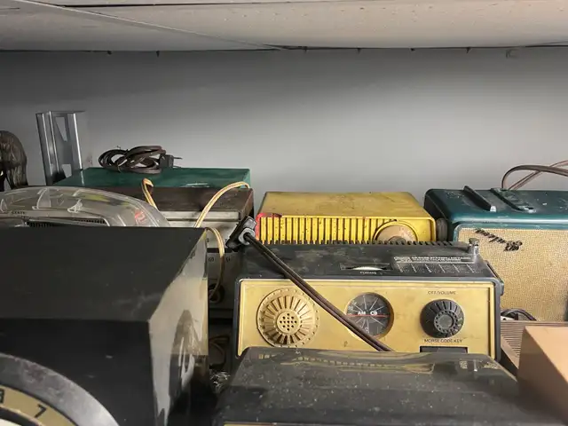 Vintage Radios For Sale - Photo 3