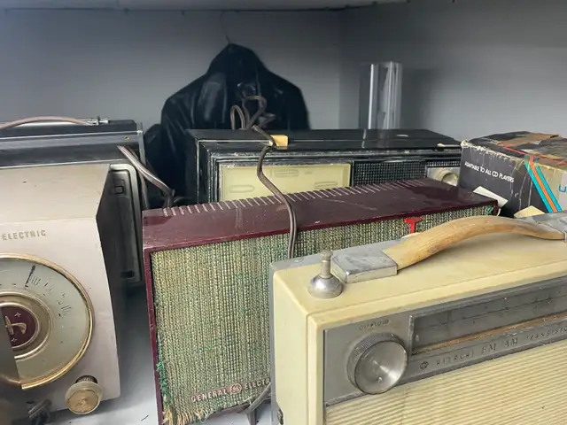 Vintage Radios For Sale - Photo 4
