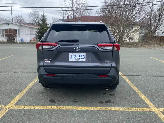 RAV4 XLE 2024 - Photo 2