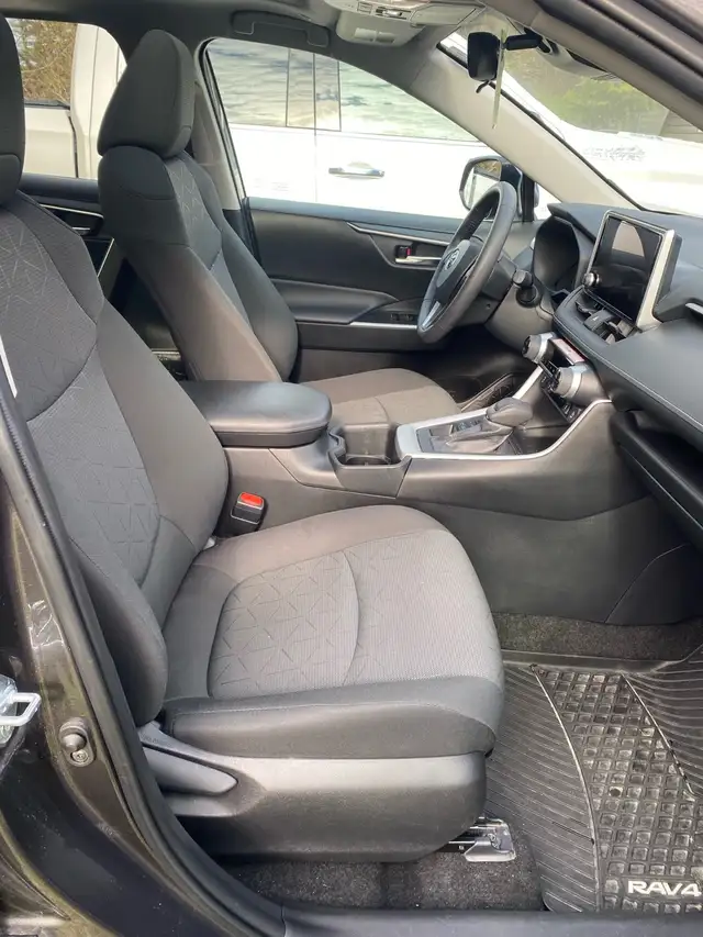 RAV4 XLE 2024 - Photo 4