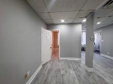 AFFORDABLE MAIN-FLOOR OFFICE/STUDIO IN A HIGH-TRAFFIC AREA