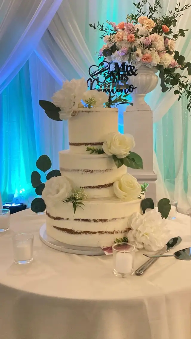 Custom Cakes, wedding cakes GTA - Photo 4