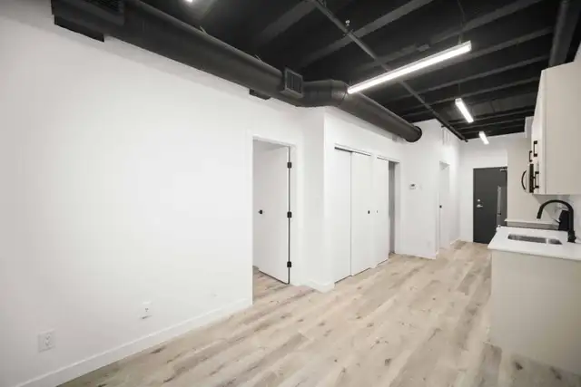 Modern 1 Bedroom Apartment! Move In Ready! - Photo 8
