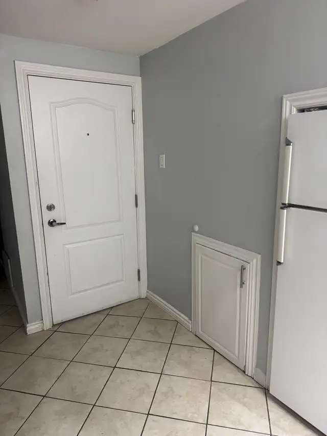 2 Bedroom Basement Apartment - Photo 5