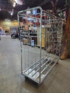 Large Metal Luggage - Stock Rolling Cart - Photo 2