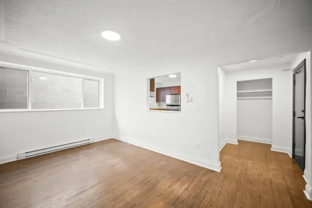 Spacious Studio Apartment! Move In Ready!
