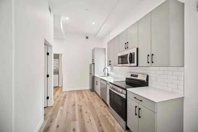 BRAND NEW 2 Bedroom Apartment! Located In The Heart Of Downtown! - Photo 9