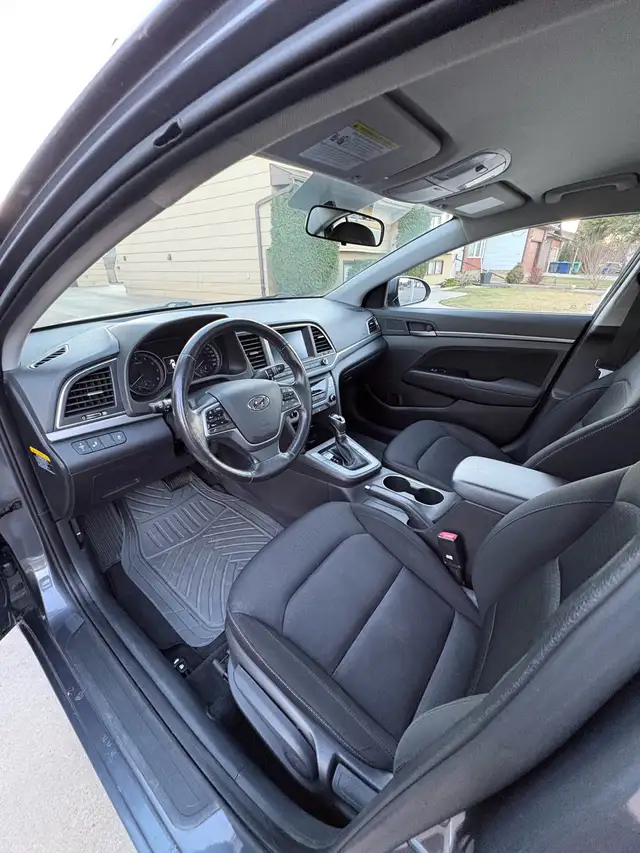 Hyundai Elantra - Photo 8