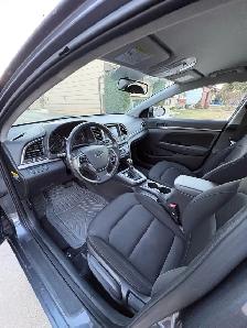 Hyundai Elantra - Photo 8